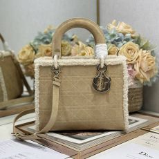 ST38934 Dior Lady Dior handbag with cowhide leather and beige plush edging metal Dior pendant 0565