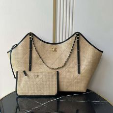ST91138 CHANEL 25S Maxi Hobobag Quan Zhilong Tote shopping bag made of woven grass material and paired with cowhide tote bag AS5463