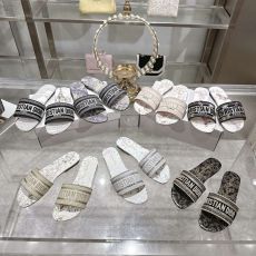 ST41744 Luxury ultimate walking comfort slippers embroidered logo vacation style flat slippers retro and fashionable