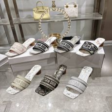 ST56975 New product runway embroidery logo vacation style thick heel slippers retro and fashionable